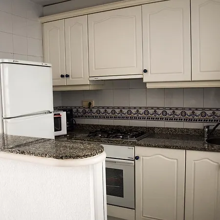 Apartment 2-bedroom In 1 Minute Walk To The Beach *