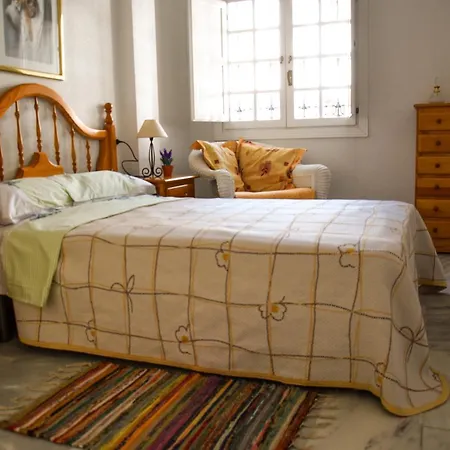 2-bedroom In 1 Minute Walk To The Beach Apartment